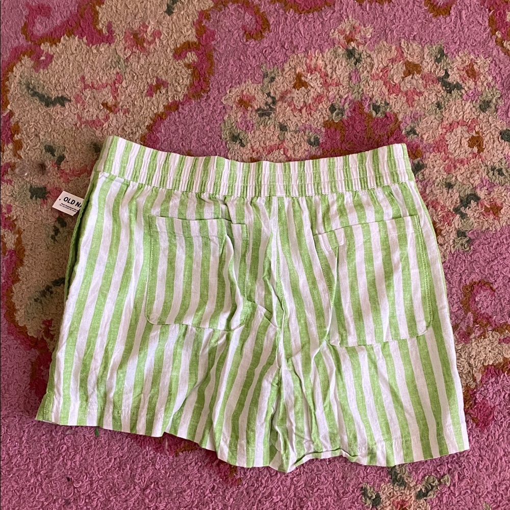 NWT OLD NAVY SHORTS - Picture 2 of 6